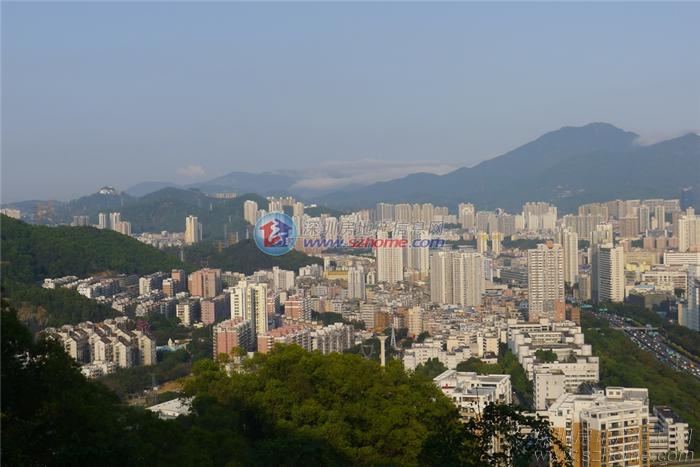 王对王!美媒晒詹皇C罗冠军对比图:他们都在3支球队联赛夺冠:泛亚电竞(图1) 泛亚电竞